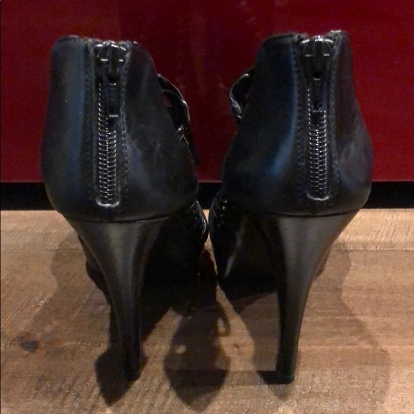 Stuart Weitzman heels - Picture 3 of 4